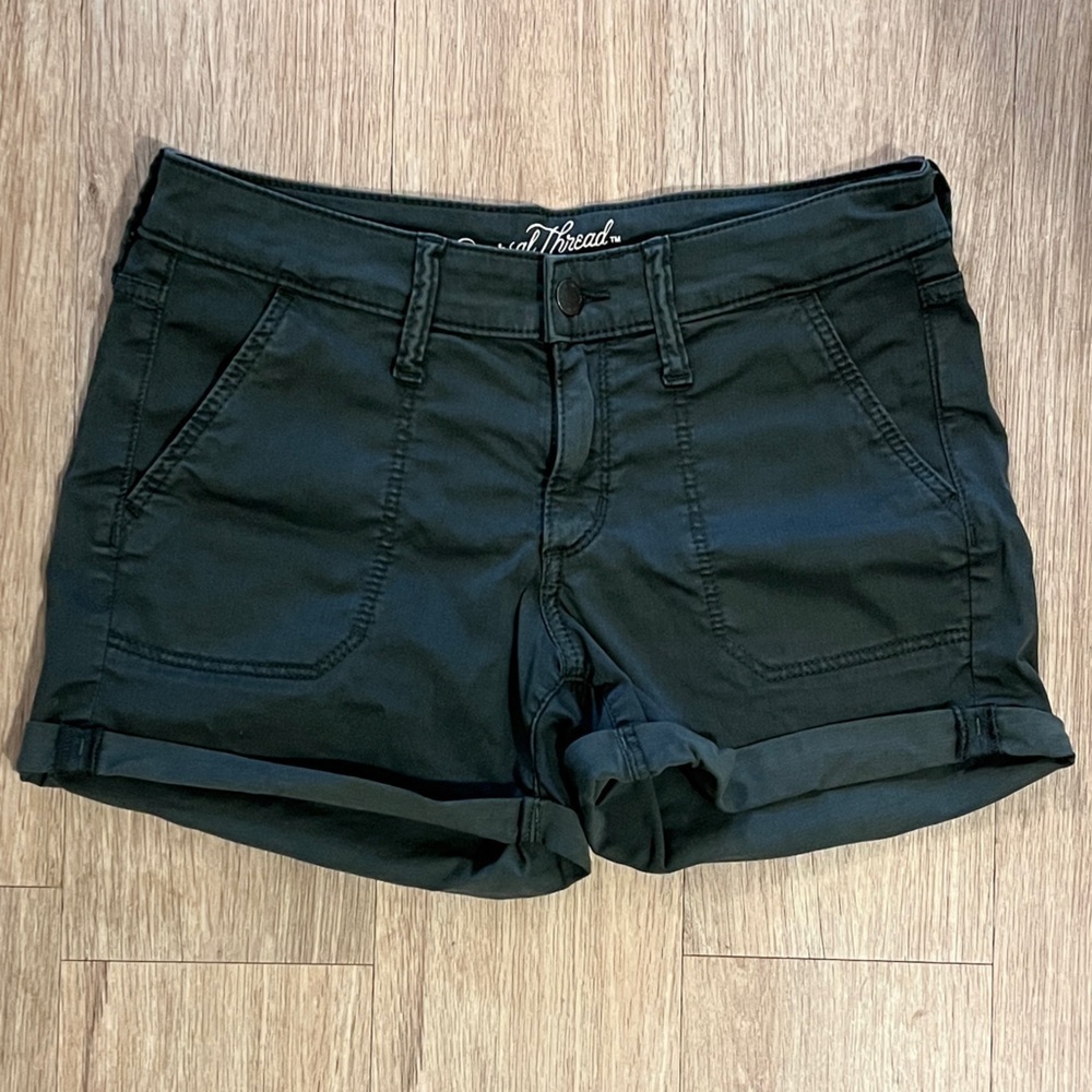 Universal Thread Forest Green Women’s Shorts - Size 2/26
